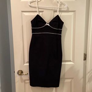 Express stretch Black & White spaghetti strap dress.Very Audrey Hepburn❤️classic